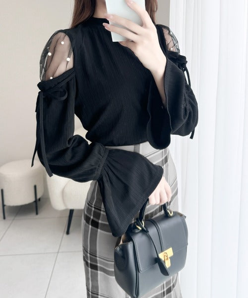 【mily bilet】どこから見ても胸キュンな贅沢デザイン。肩チュールシアーパール付きリブリボンカットソー mi1139043