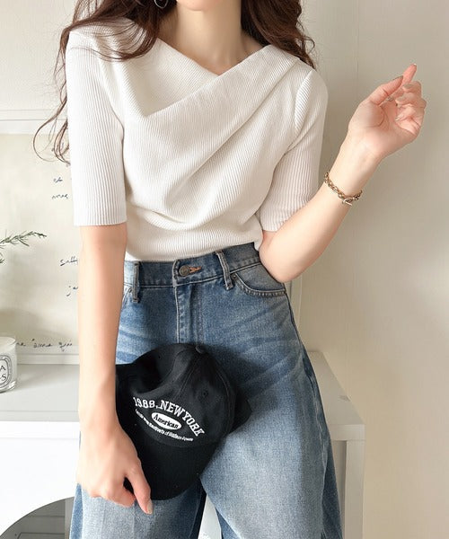1枚で雰囲気美人。暑い日も、やっぱり上品でいたい。5分袖ドレープニット（半袖） ce1260474