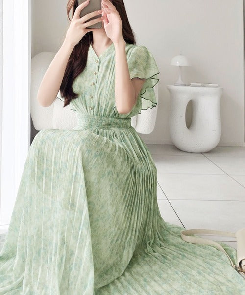 【mily bilet】水彩調の花柄が目を惹く、大人の袖フリルプリーツワンピース（半袖） mi1139116
