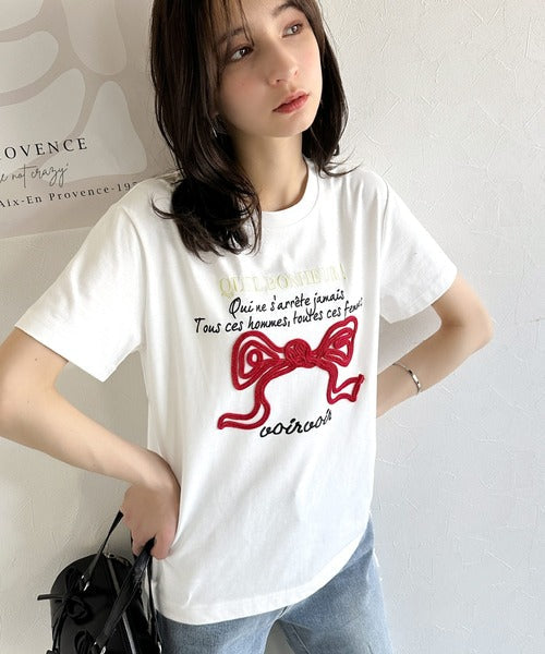 【mily bilet】華やか大人ガーリー。リボンコード刺繍プレートデザインTシャツ mi1329025