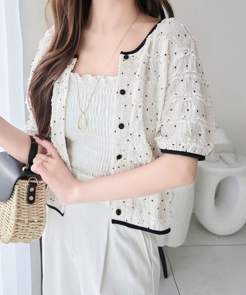 【mily bilet】フレンチシックな装いでドラマチックに彩る。前後2wayフリルドットカーディガン（半袖） mi1029182