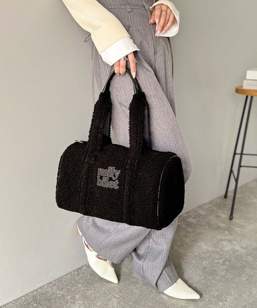 【mily bilet】ふわもこ感がたまらない主役バッグ♪ロゴ刺繍ボアボストンバッグ mi1179067