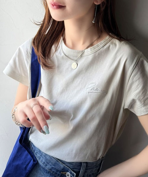 【sustaina+】こなれ感たっぷり。オーガニックコットン100％胸元PAEAN刺繍Tシャツ(半袖) ce1260401