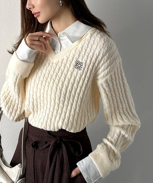 【mily bilet】一枚着るだけで、重ね着風。シャツレイヤード風ロゴ刺繍リブニットプルオーバー（長袖） mi1029172