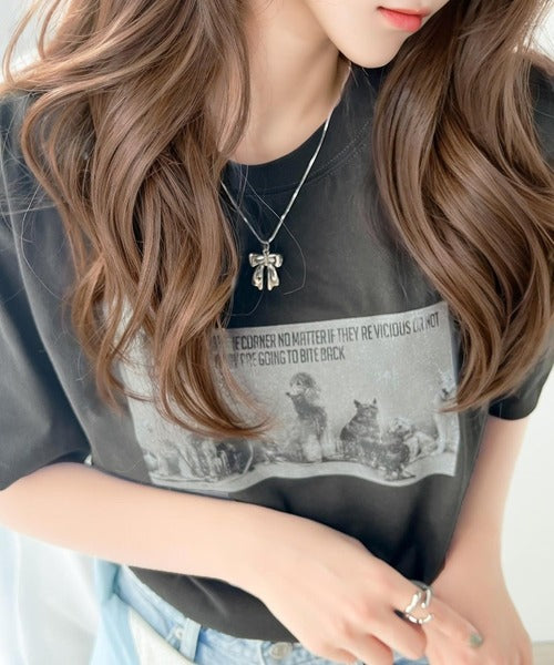 スタイリングの主役に。綿100％アニマルフォトプリントTシャツ mo1310040