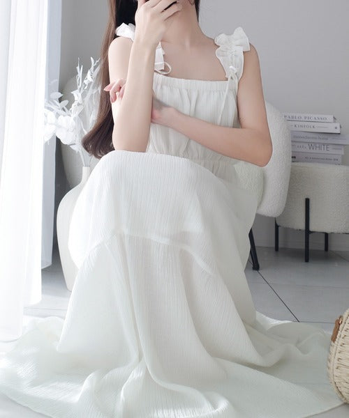 【mily bilet】甘くて軽やか。フリルショルダーAラインティアードキャミワンピース(ロング) mi1019066