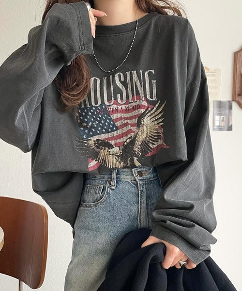 《JaVaジャバコラボ》ゆるっとカジュアルに着こなす。綿100%ピグメント加工グラフィックプリントTシャツ（長袖） jv1050407