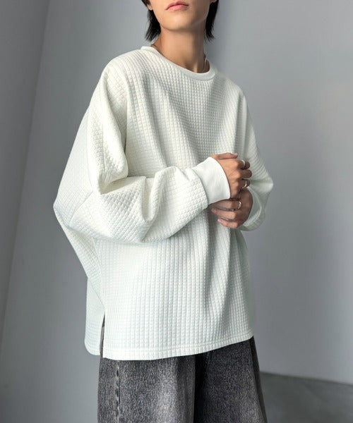 《JaVaジャバコラボ》シンプルなのに埋もれない、表情豊かな一着。ふくれジャガード オーバーサイズプルオーバー（長袖） jm1010693
