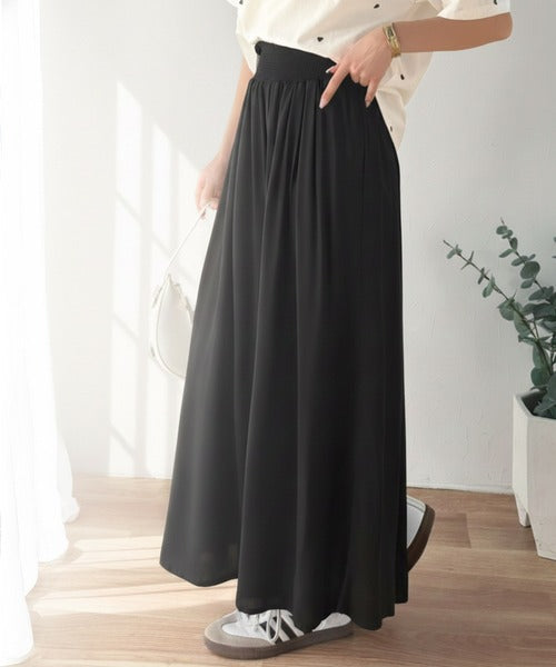 さらり、軽やか。リラックスstyleキマる。レーヨン素材ウエストギャザーフレアシルエットワイドパンツ ce1015084