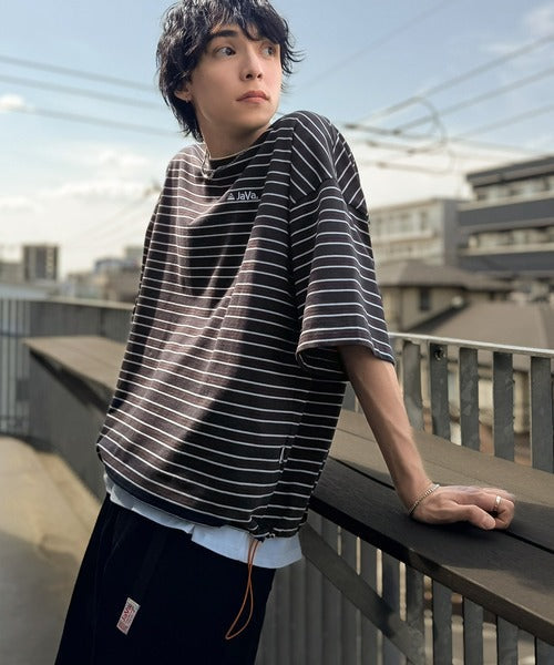 《JaVaジャバコラボ》【抗菌防臭機能付き】配色裾ドローコード付き 綿100％マルチボーダーTシャツ（オーバーサイズ） jo1150090