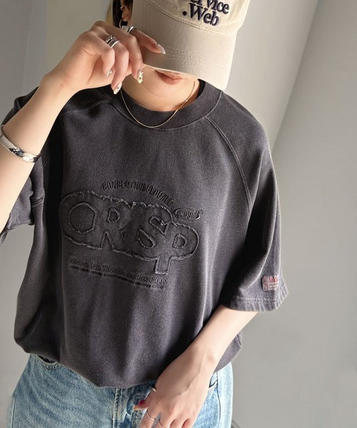 《JaVaジャバコラボ》裾はドロストでお好みのシルエットに。ヴィンテージライクな半袖ロゴスウェット jv1029126
