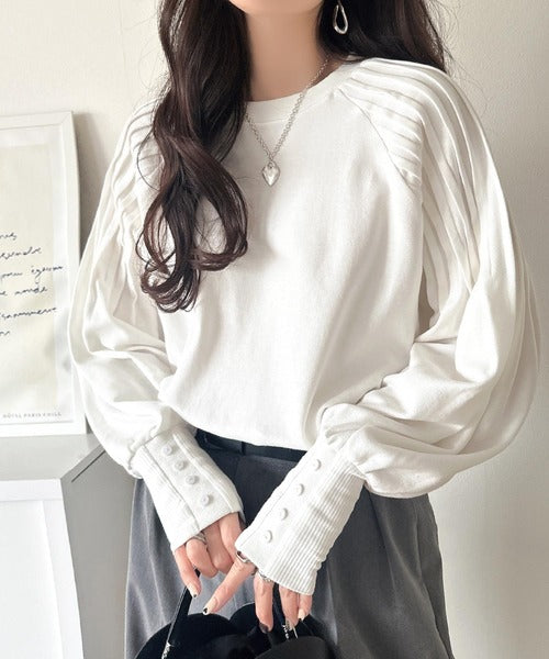 カジュアルな中にも上品さを。綿100%袖山タックラグラン長袖Tシャツ ce1300023