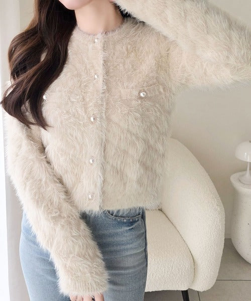 【mily bilet】大人可愛い、愛されニット。パール調ボタン使いキルティング風フェザーニットジャケット mi1359067