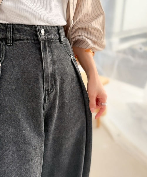 《JaVaジャバコラボ》頑張らない日の“正解ボトム”。フロントタックハイウエストコクーンデニムパンツ jv1400007