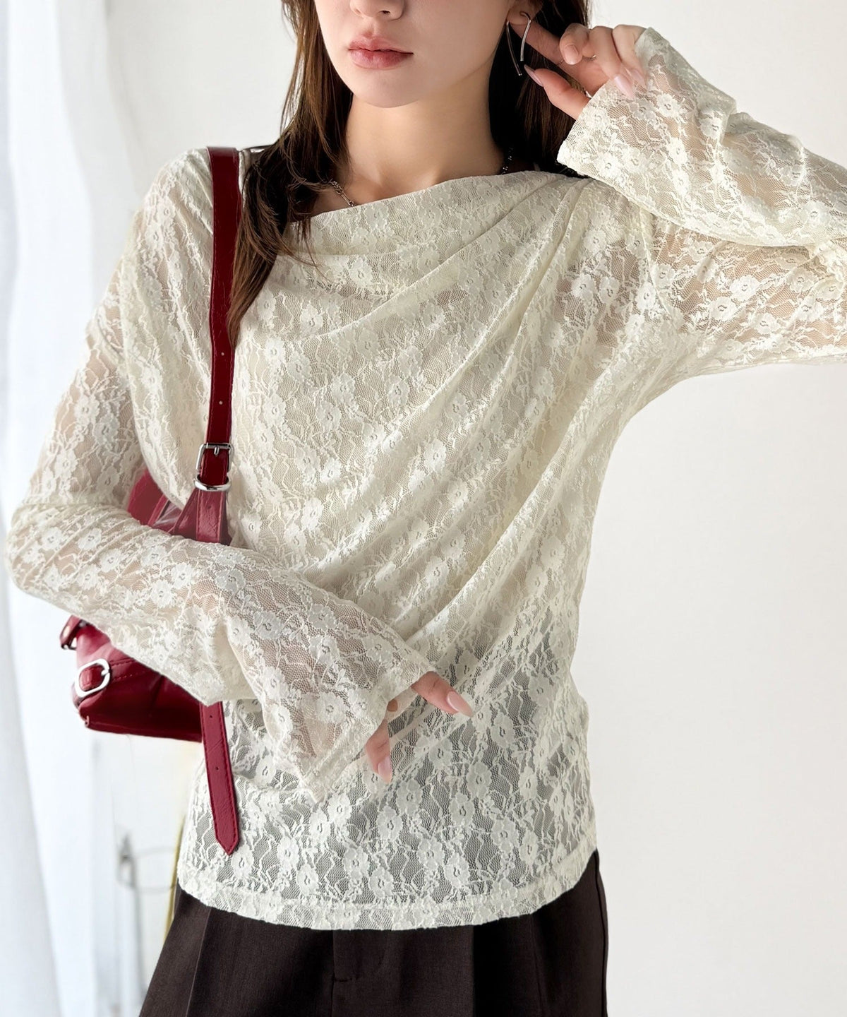 【mily bilet】甘さと上品さを叶える。着回し抜群な花柄レースフラワープリントドレープカットソー(長袖) mi1269005