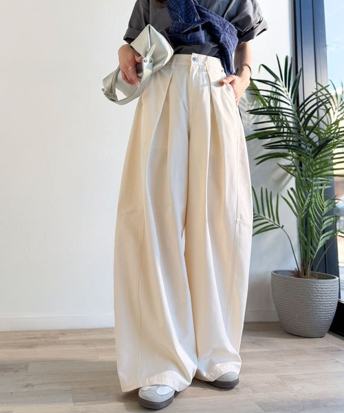 旬なワイドシルエットが目を惹く１着♪タックバレルレッグパンツ ce1265082