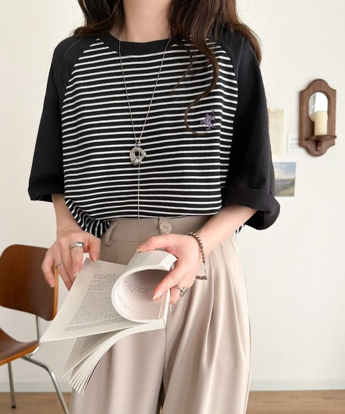 《JaVaジャバコラボ》お洒落迷子の救世主。綿100％胸刺繍ラグラン配色ボーダーTシャツ jv1260558