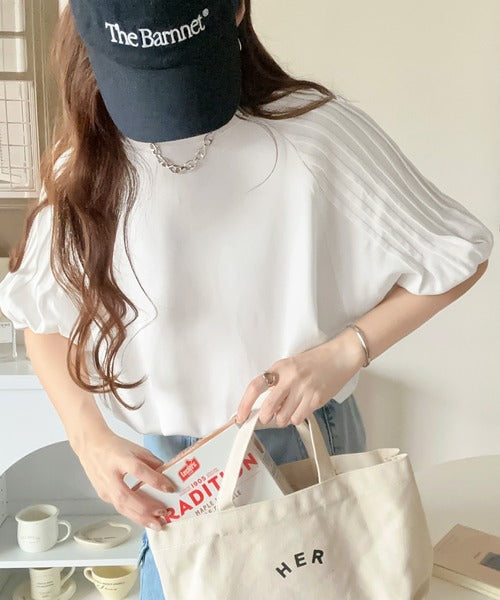 カジュアルな中にも上品さを。綿100%　袖山タックラグラン半袖Tシャツ ce1300007