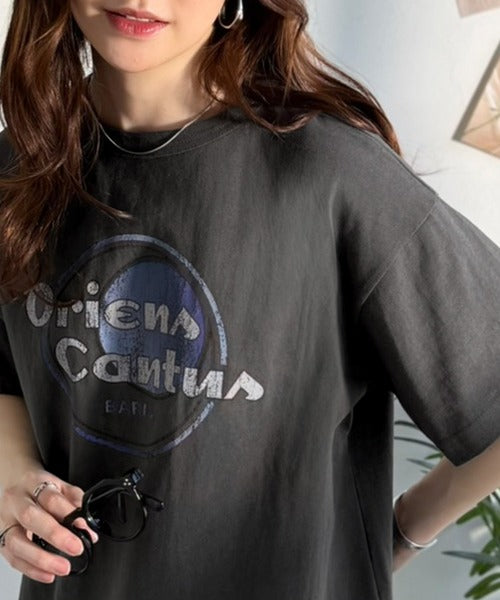 《JaVaジャバコラボ》遊びと余裕をこの1枚で。コットン100％コンパクトグラフィックロゴTEE（半袖） jv1050367