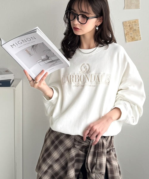 《JaVa ジャバコラボ》微配色刺繍の上品ロゴデザイン。刺繍カレッジロゴ裏起毛スウェット jv1330040