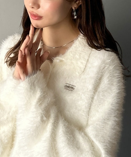 【mily bilet】カジュアルな大人ふんわり。メタルプレート使いフェザーシャギーポロニット（長袖） mi1029134
