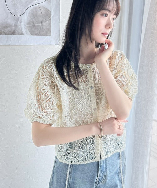 【mily bilet】大人の華やかトップス。ハートボタン使い前後2way花柄レースコード刺繍カーディガン(半袖） mi1019069