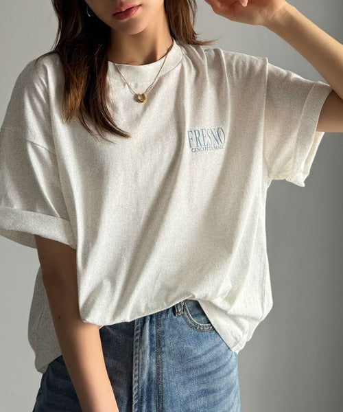纏うだけで、洒落感アップデート◎綿100％ニュースペーパーロゴプリントオーバーサイズTシャツ ce1330046