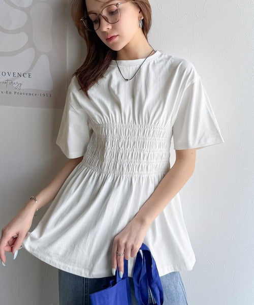 ふわっと広がるAラインで魅せる。シャーリングデザインTシャツ（半袖） ce1050298