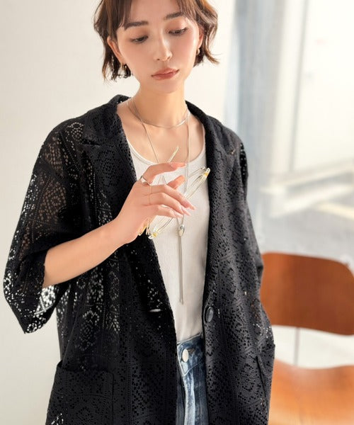繊細なレースがつくる、大人のための“雰囲気服”。ポケットつきパネルレーステーラードジャケット（半袖） ce1010608