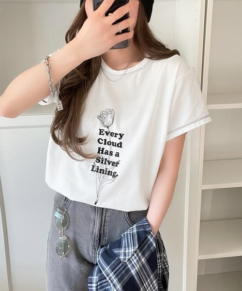 上品さが魅力。フラワープリントグラフィック刺繍Tシャツ（半袖） ce1050268