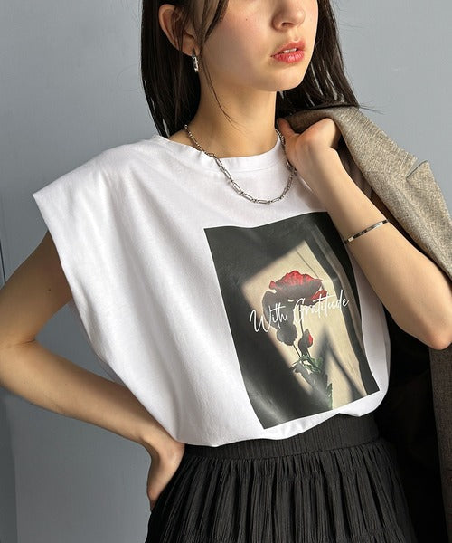 シンプルなのに着映える！お花フォトプリントシルケット加工フレンチスリーブTシャツ ce1020197