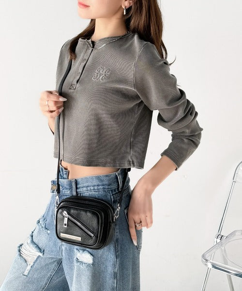 【mily bilet】お洒落なサイズ感♪エナメルフェイクレザーデザインポケットミニショルダーバッグ(斜め掛け) mi1159043