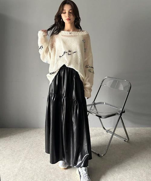 【mily bilet】女性らしさ滲み出る透け感が魅力。透かし編みランダム刺繍ルーズニット mi1029079
