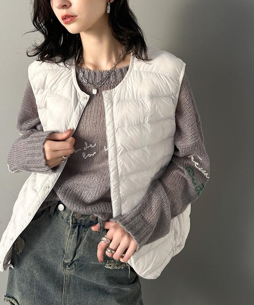 軽やかで女性らしく。胸刺繍スーパーライト中綿ダウンベスト ce1260254