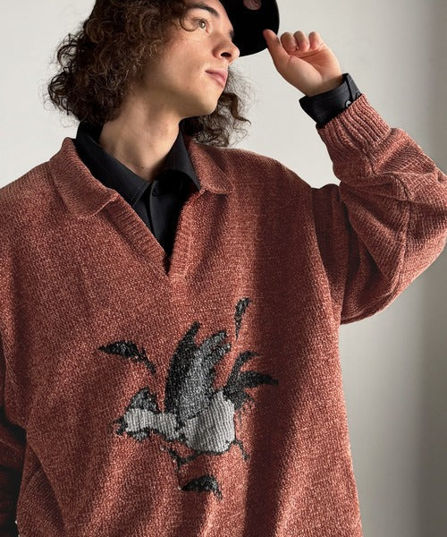【Classical Origin】「個性で遊ぶ。」モール糸使いルースター柄襟付きVネックセーター／Chenille Yarn Rooster Motif Collared V-Neck Sweater co1150075