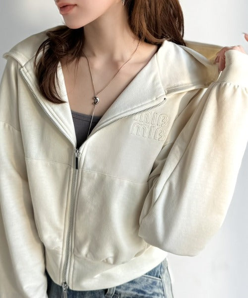 【mily bilet】1枚は持っておきたい！垢抜け必至。胸元ワッペン付きダブルジップパーカー（長袖） mi1329090