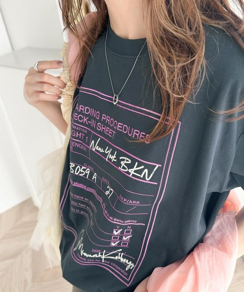 《Javaジャバコラボ》着回しを楽しめる。綿100%前後2wayフライトチェックインロゴ刺繍半袖Tシャツ jv1260299