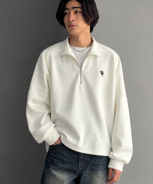 胸刺繍ダンボール素材オーバーサイズショート丈ドルマンスリーブハーフジッププルオーバー（長袖）／Chest Embroidered Double-Knit Oversized Cropped Dolman Sleeve Half-Zip Pullover co1010072