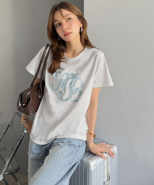 【mily bilet】1枚でサマになる。レースの透け感と光沢が魅力のレースワッペンTシャツ（半袖） mi1029185