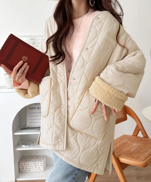 《JaVaジャバコラボ》袖もこにきゅんっ♪異素材で魅せる袖ボアキルティングコート（ミドル丈） jv1240137
