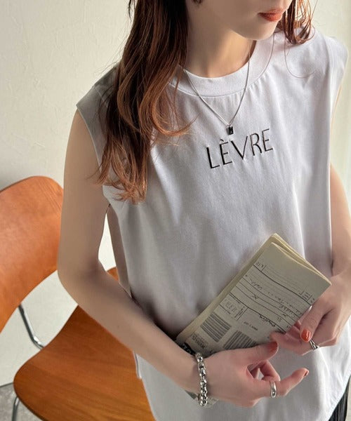 春夏コーデの主役！シルケット胸元刺繍サイド裾スリット入りノースリーブカットソー ce1020199