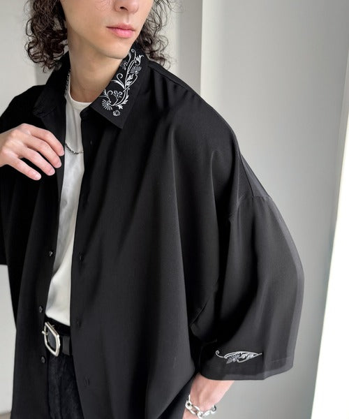「雰囲気アガる。」衿刺繍ドレープドルマンシャツ／Embroidered Collar Draped Dolman Shirt co1010004