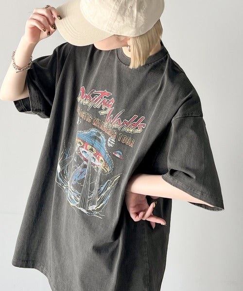 《JAVA ジャバコラボ》トレンドのヴィンテージ感が魅力。コットン100%グラフィックプリントピグメントビッグTシャツ jv1029051