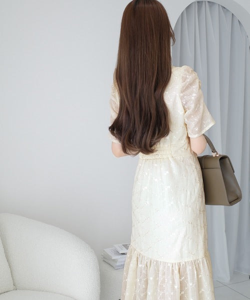【mily bilet】おしゃれと高級感の絶妙なバランス。花刺繍ガーゼレトロシャツワンピース mi1139086