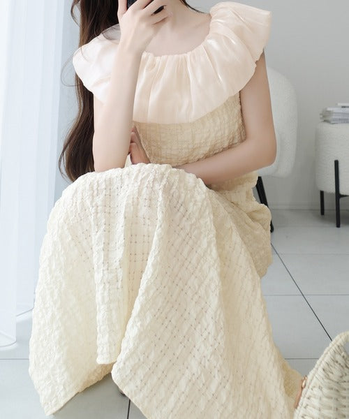 【mily bilet】甘さと気品を一枚に。ビッグオーガンジーケープ付きオフショル２WAYシアーエンボスワンピース mi1139087