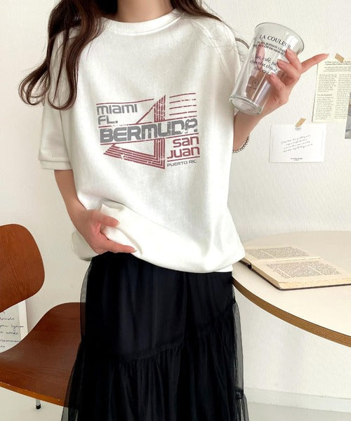 こなれカジュアルの新定番。前後2wayヴィンテージ風グラフィックプリント裏毛スウェットトップス（半袖） ce1260366