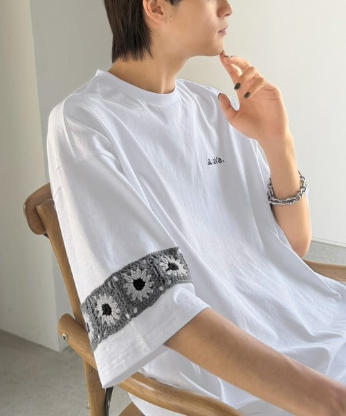《JaVaジャバコラボ》袖先に遊びと清涼感を。袖クロシェ編み 配色切り替えデザインTシャツ jo1150094