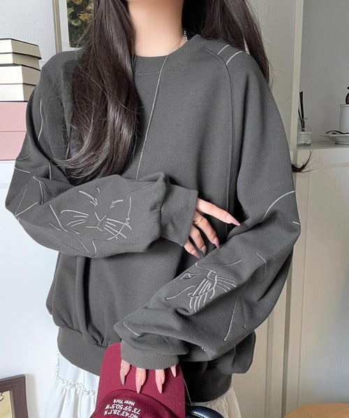 袖に遊び心を忍ばせたラク可愛い一枚♪袖ネコ刺繍裏起毛PO ce1050327
