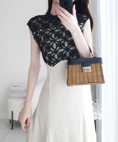 【mily bilet】華やか花モチーフが大人可愛い シアーレースノースリーブワンピース mi1139065