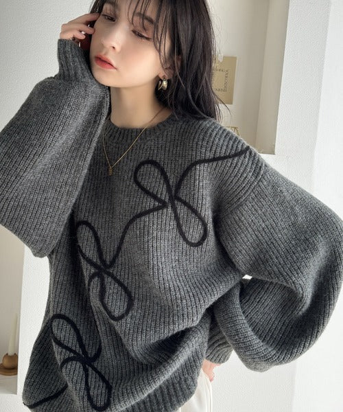 【mily bilet】ほどよい甘さで存在感漂う♪リボンコード刺繍畦編みニットプルオーバーニット mi1149063